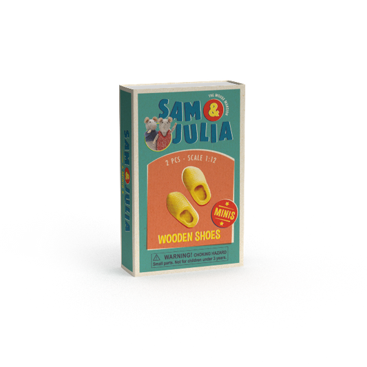 Dollhouse Miniatures - Wooden Shoes (Scale 1:12)