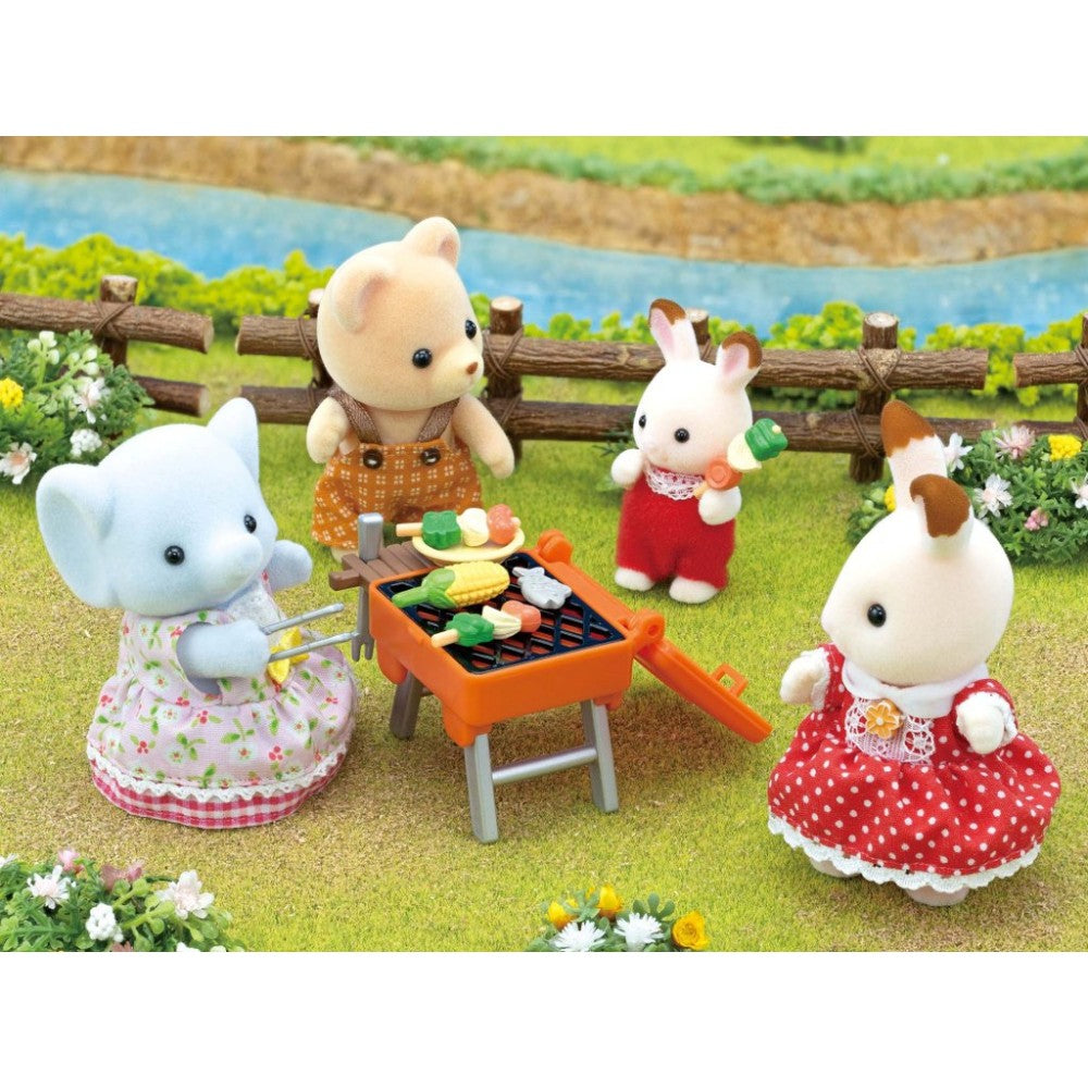 Sylvanian Families BBQ Picnic Set - Elephant Girl.